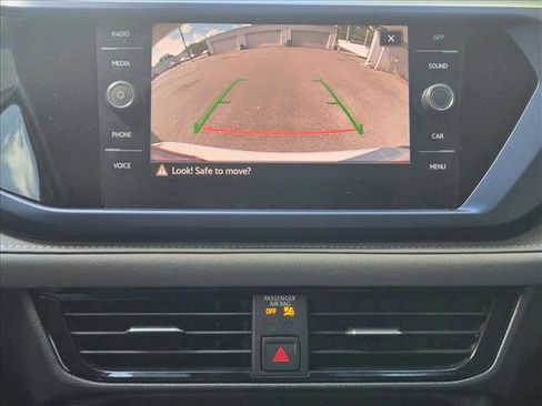 Used 2024 Volkswagen Taos SE FWD image 13