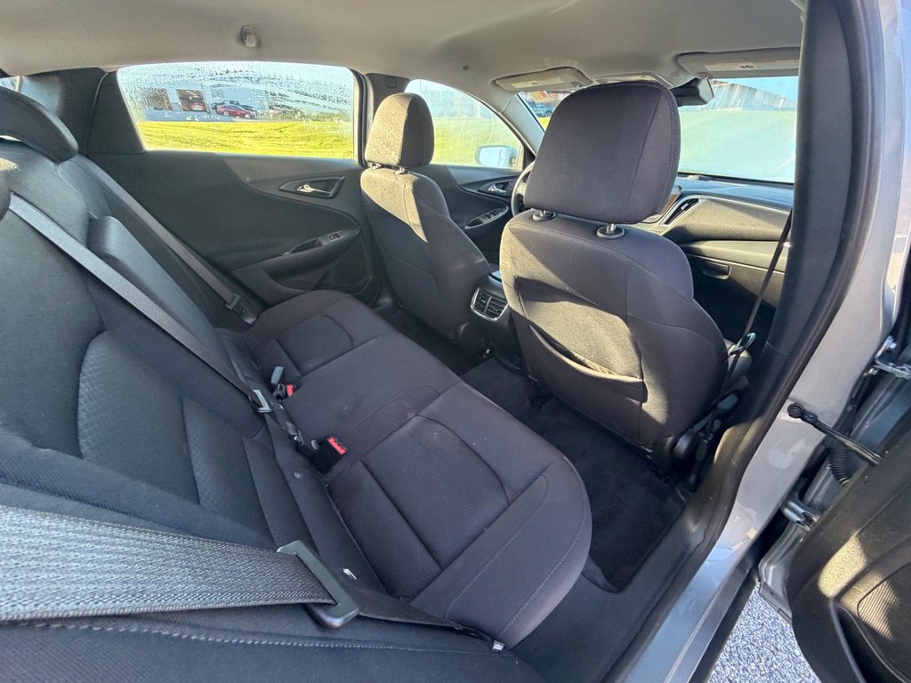 Used 2025 Chevrolet Malibu LT FWD image 33