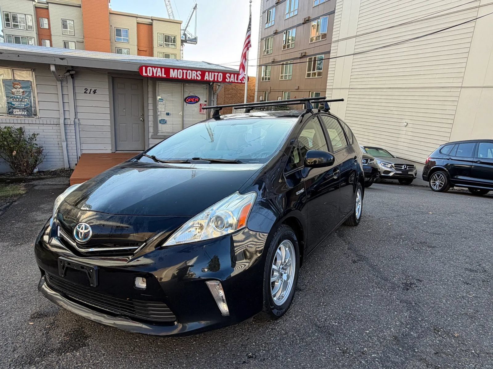Used 2014 Toyota Prius V Two FWD image 2