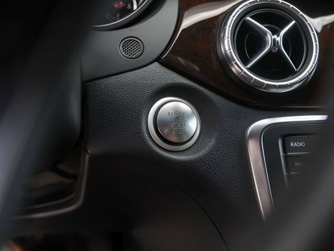 Used 2018 Mercedes-Benz CLA 250 image 19