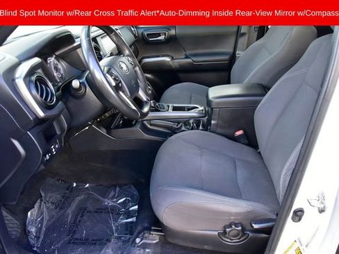 Used 2018 Toyota Tacoma TRD Off-Road image 12