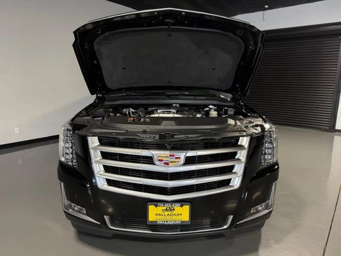 Used 2015 Cadillac Escalade ESV Premium AWD/4WD image 7