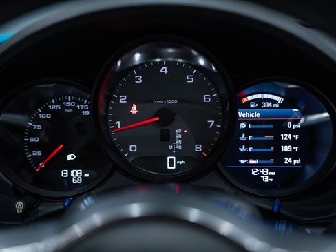 Used 2018 Porsche 718 Boxster S image 20