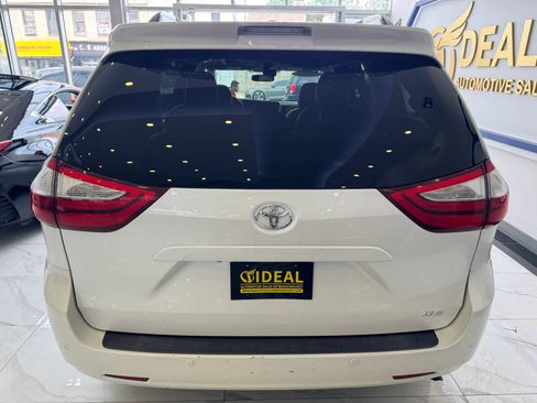 Used 2016 Toyota Sienna XLE w/ XLE Navigation Package FWD image 6
