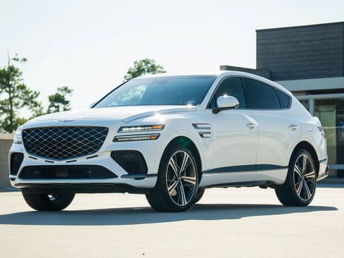 Used 2025 Genesis GV80 3.5T e-SC AWD/4WD image 3