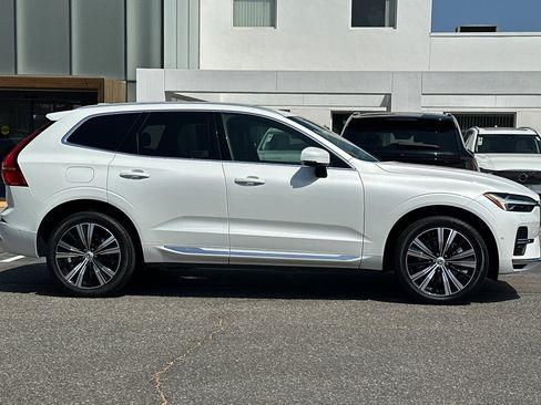 Certified 2023 Volvo XC60 T8 Plus AWD/4WD image 3