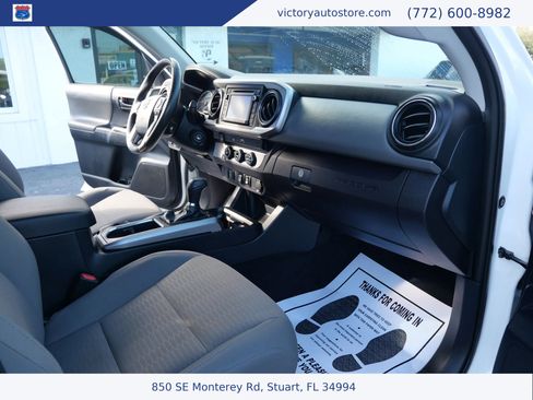 Used 2018 Toyota Tacoma SR5 RWD image 16
