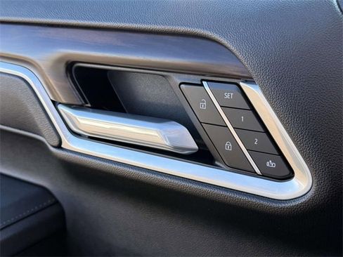 Certified 2025 GMC Sierra 1500 SLT image 22