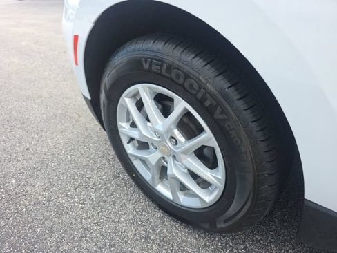 Used 2023 Chevrolet Equinox LT AWD/4WD image 12