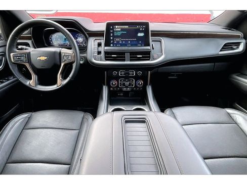 Used 2024 Chevrolet Suburban High Country AWD/4WD image 16