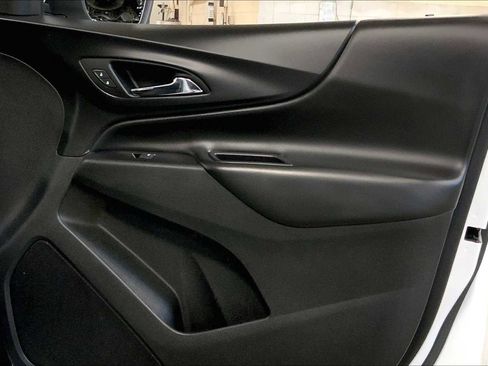 Used 2018 Chevrolet Equinox LT image 20