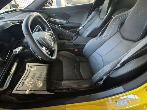 Used 2025 Chevrolet Corvette Stingray Convertible w/ Z51 Performance Package image 9