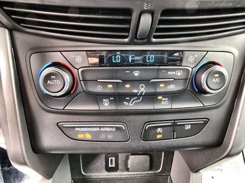 Used 2017 Ford Escape SE AWD/4WD image 18