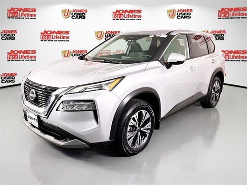 Certified 2022 Nissan Rogue SV image 11