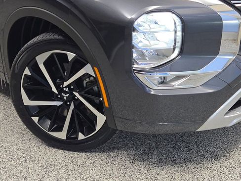 Used 2024 Mitsubishi Outlander SEL image 3