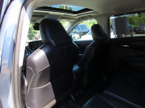Used 2022 Toyota Highlander XLE image 35