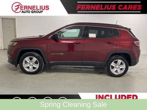 Used 2022 Jeep Compass Latitude w/ Convenience Group AWD/4WD image 4