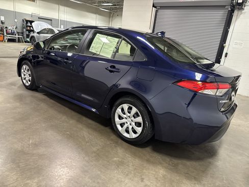 Used 2023 Toyota Corolla LE image 5