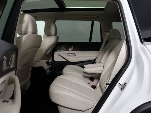 Certified 2025 Mercedes-Benz GLS 450 4MATIC image 11