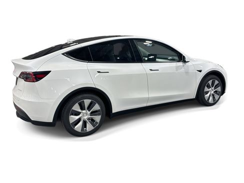 Certified 2023 Tesla Model Y Long Range AWD/4WD image 7