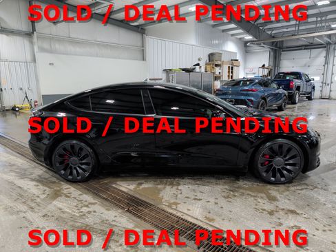 Used 2023 Tesla Model 3 Performance image 2