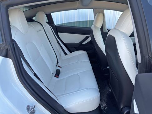 Used 2021 Tesla Model 3 Standard Range Plus image 40