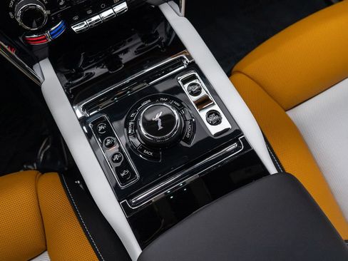 Certified 2026 Rolls-Royce Cullinan AWD/4WD image 40