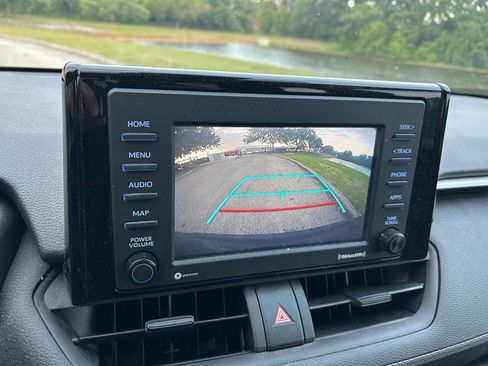 Used 2022 Toyota RAV4 XLE image 25