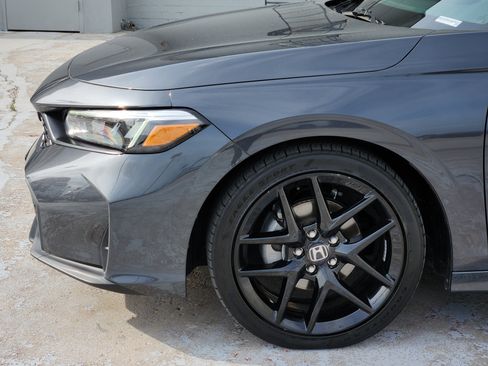 Used 2025 Honda Civic Sport image 9