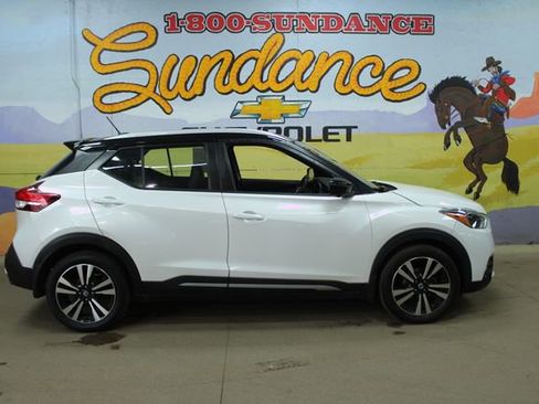 Used 2020 Nissan Kicks SR w/ SR Premium Package image 1