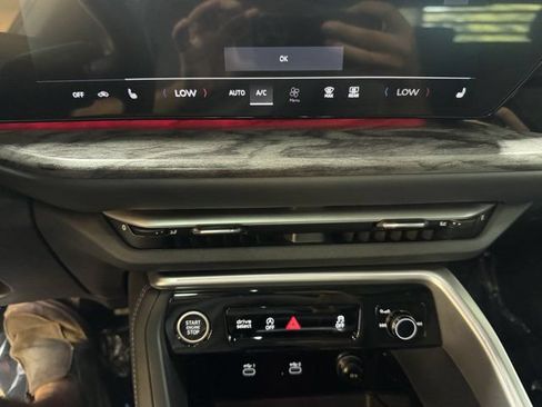 Used 2025 Audi Q5 Premium w/ Convenience Package AWD/4WD image 21