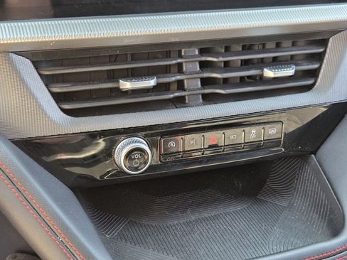 Used 2025 Ford Explorer ST-Line AWD/4WD image 22