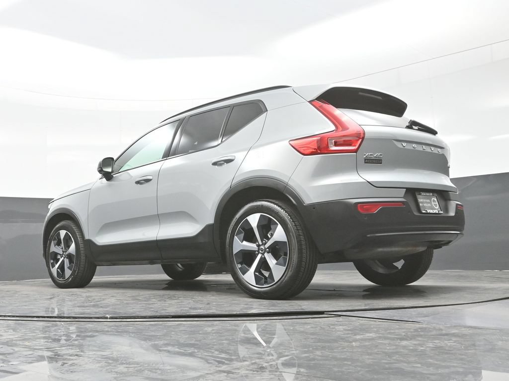Used 2026 Volvo XC40 B5 Plus AWD/4WD image 32