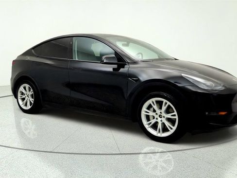 Used 2023 Tesla Model Y Long Range AWD/4WD image 3