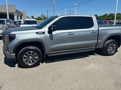 Used 2024 GMC Sierra 1500 AT4 w/ Technology Package AWD/4WD image 3