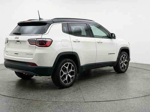 Used 2025 Jeep Compass Limited AWD/4WD image 9
