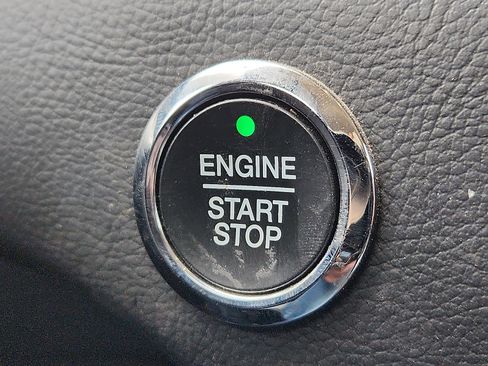 Used 2022 Ford Edge SEL image 18