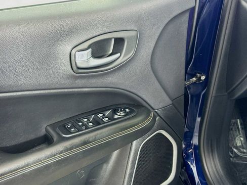 Used 2018 Jeep Compass Latitude w/ Popular Equipment Group image 18