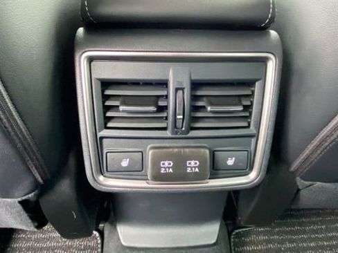 Used 2024 Subaru Forester Touring image 17