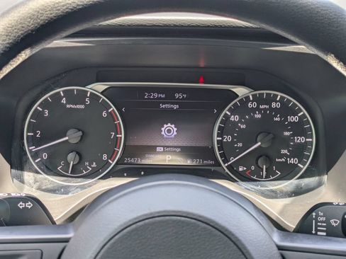 Used 2024 Nissan Rogue SV FWD image 27