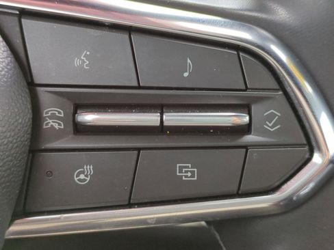 Used 2025 Chevrolet Equinox LT w/ Safety and Technology Package FWD image 25