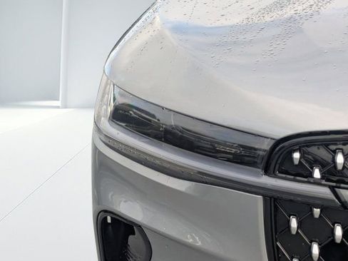 Used 2024 Lincoln Nautilus Premier w/ Equipment Group 102A image 8