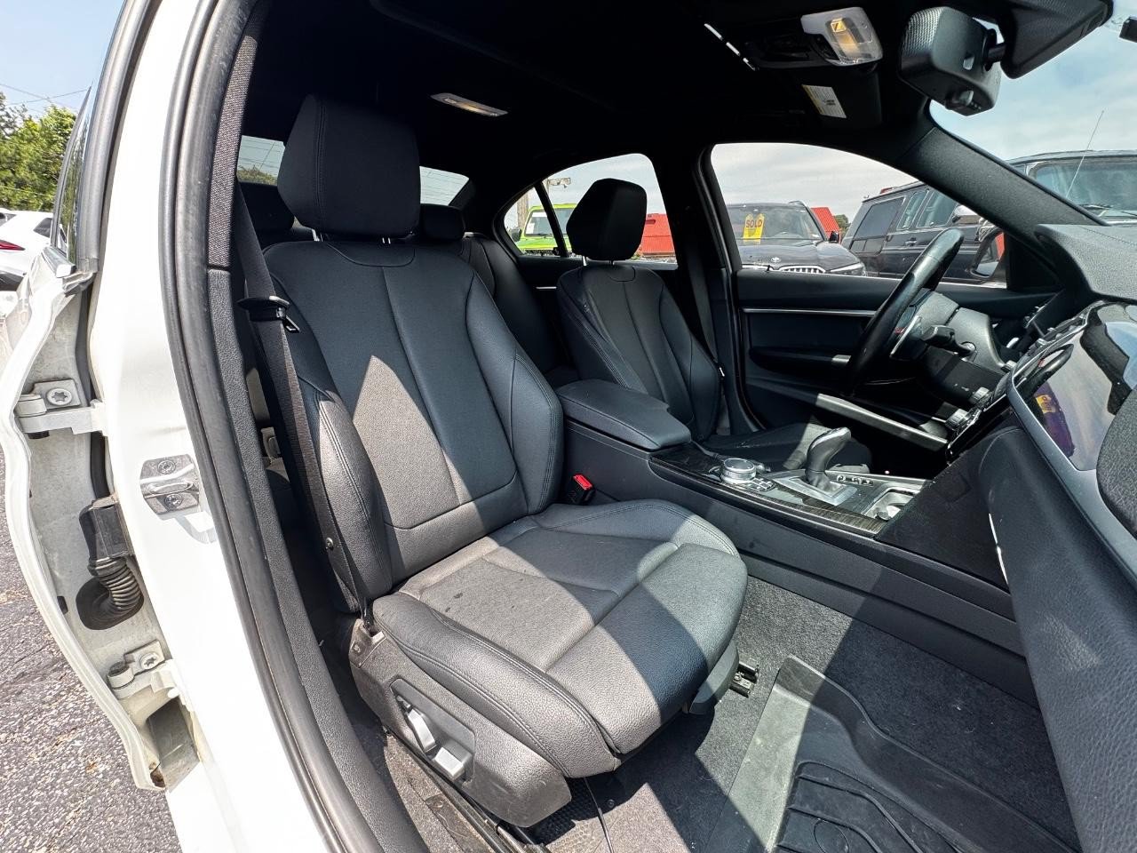 Used 2018 BMW 330i xDrive Sedan AWD/4WD image 5