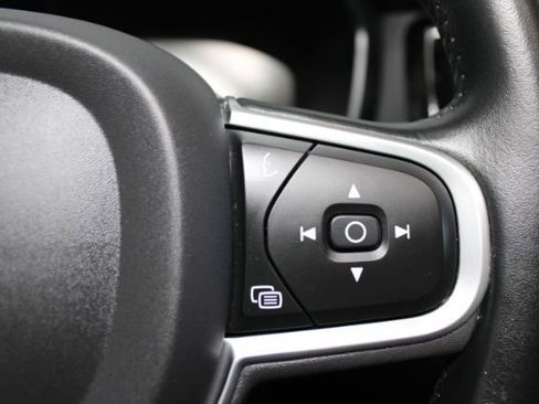 Used 2021 Volvo S60 T5 Momentum FWD image 13