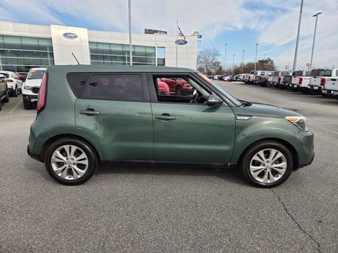 Used 2014 Kia Soul + image 11