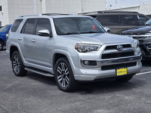 Used 2016 Toyota 4Runner Limited AWD/4WD image 3