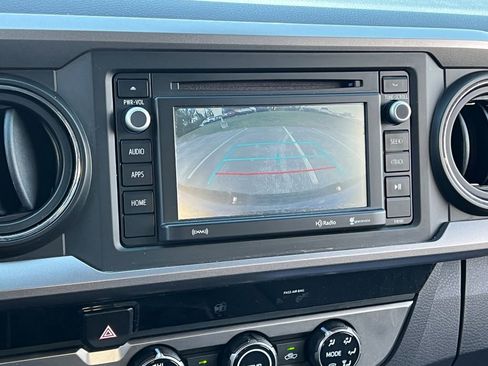 Used 2018 Toyota Tacoma SR5 RWD image 13