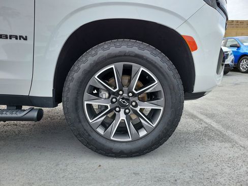 Used 2023 Chevrolet Suburban Z71 image 6