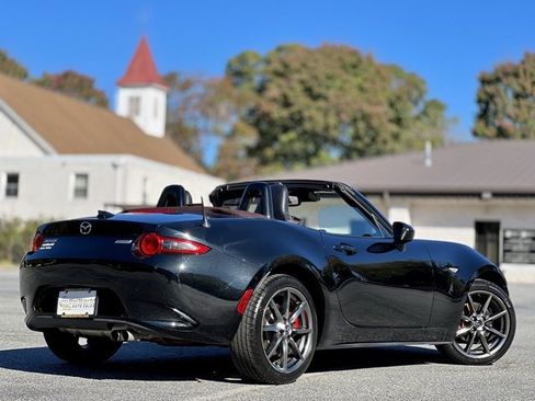 Used 2018 MAZDA MX-5 Miata Grand Touring image 18