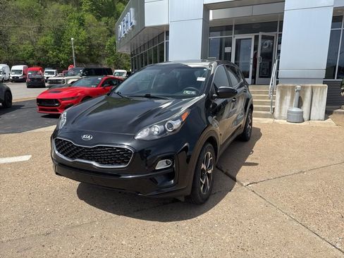 Used 2020 Kia Sportage LX AWD/4WD image 3
